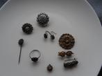 9x Antieke oude Zeeuwse knop oa broche oorbellen speld ring, Ophalen, Overige materialen, Broche