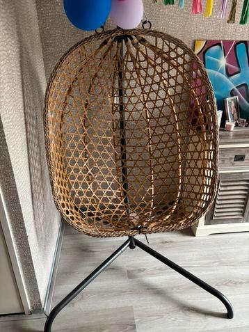 Super groot hang ei voor in je kamer of in de tuin beschikbaar voor biedingen