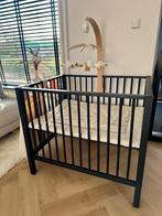 Zwarte Europe baby box inclusief accessoires, Kinderen en Baby's, Ophalen, Zo goed als nieuw, Boxkleed