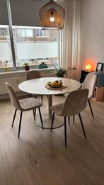 Round table 1.10m and 4 Chairs from Sklum, Huis en Inrichting, Ophalen, Overige materialen, Rond, Zo goed als nieuw