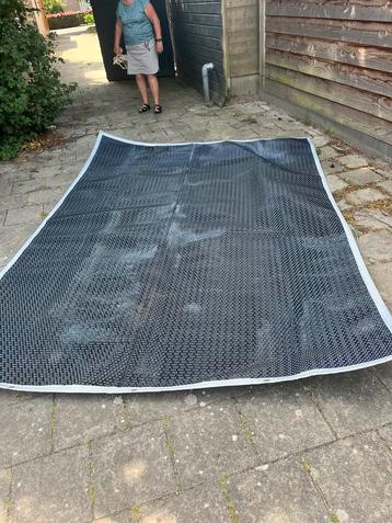 Zonnezeil zwembad 317x220 omgezoomd beschikbaar voor biedingen