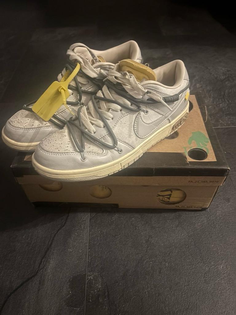 Nike dunks low off-white lot 41, Ophalen of Verzenden, Zo goed als nieuw, Jongen of Meisje, Schoenen