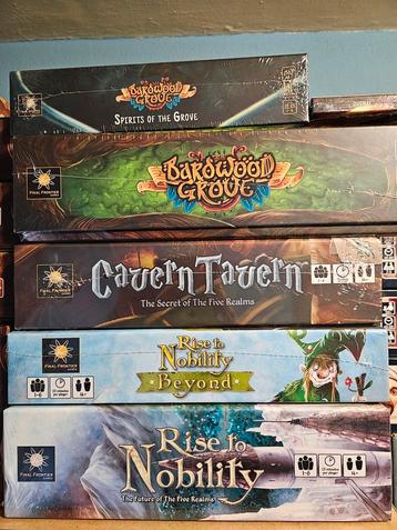 Bordspel set five realms beschikbaar voor biedingen