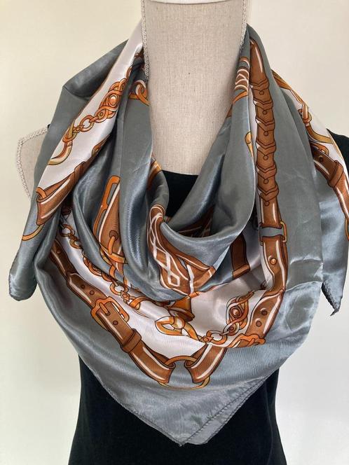 Sjaal/shawl/hoofddoek met hoofdstellen/bitten, Kleding | Dames, Mutsen, Sjaals en Handschoenen, Nieuw, Sjaal, Ophalen of Verzenden