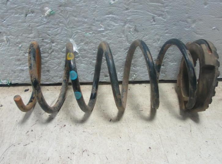 Schroefveer Achter Ford Ka II 2012 2xblauw1xgeel, Auto-onderdelen, Ophanging en Onderstel, Ford, Gebruikt