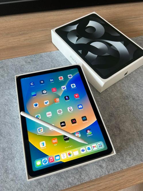 Apple iPad Air (5th generation), Computers en Software, Apple iPads, Zo goed als nieuw, Overige modellen, 10 inch, 64 GB, Grijs