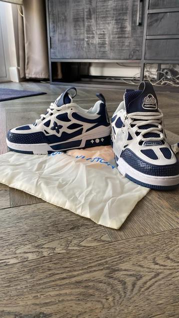Louis Vuitton skates donkerblauw beschikbaar voor biedingen