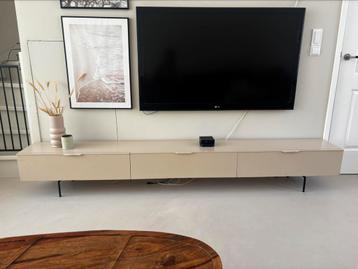 Tv-meubel HK living beschikbaar voor biedingen