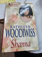 Kathleen Woodiwiss - Shanna, Boeken, Ophalen of Verzenden, Gelezen, Kathleen Woodiwiss, Nederland