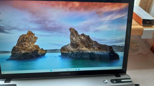 laptop, Computers en Software, Windows Laptops, Gebruikt, 17 inch of meer, SSD, 2 tot 3 Ghz, 8 GB, Qwerty, Ophalen