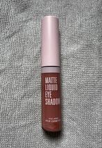 Kylie Cosmetics Matte Liquid Eye Shadow 005 It’s Her World, Ophalen, Zo goed als nieuw, Ogen, Make-up