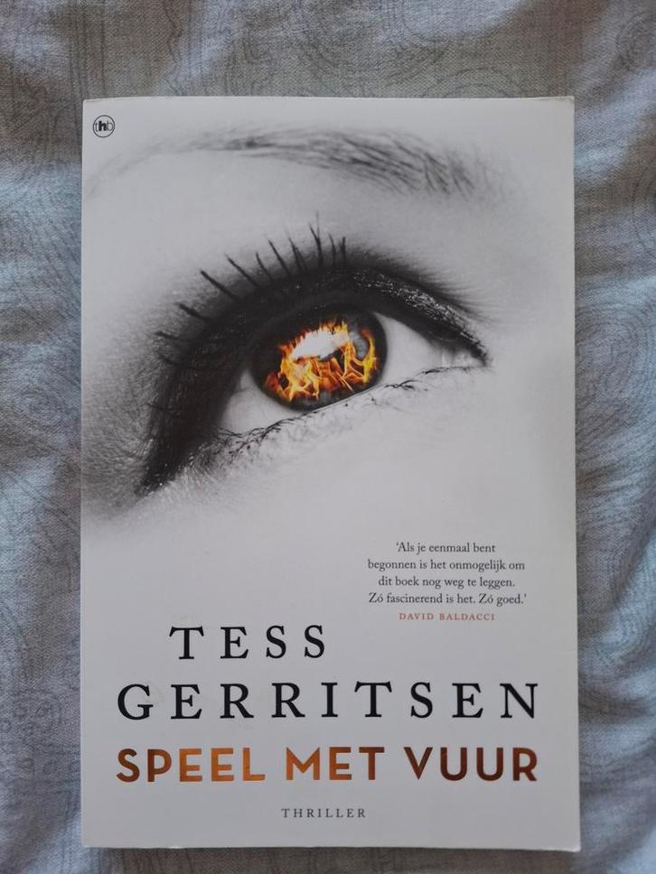 Tess Gerritsen - Speel met vuur, Boeken, Thrillers, Zo goed als nieuw, Ophalen of Verzenden