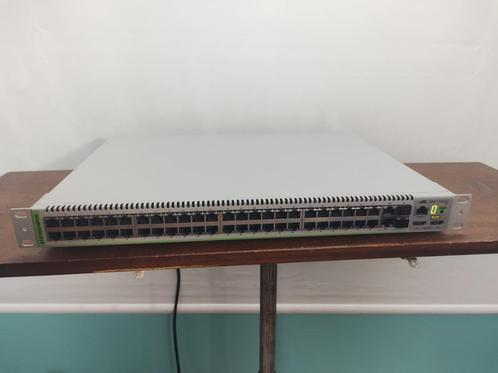 Allied Telesis AT-8100S Ethernet Rackswitch 48-poorts, Computers en Software, Netwerk switches, Zo goed als nieuw, Ophalen of Verzenden