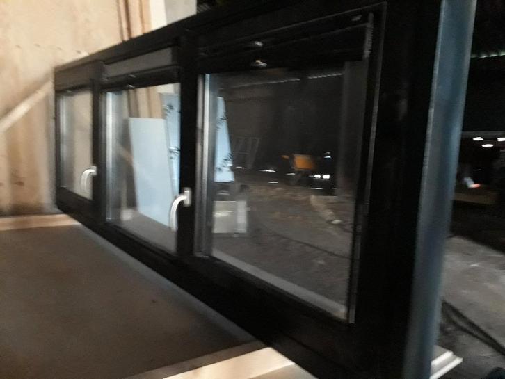 Te koop 2 stuks kozijnen /dakkapelkozijnen, Doe-het-zelf en Verbouw, Kozijnen en Schuifpuien, Zo goed als nieuw, Raamkozijn, Hout