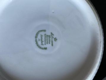 Porseleinen servies (4-delig) beschikbaar voor biedingen
