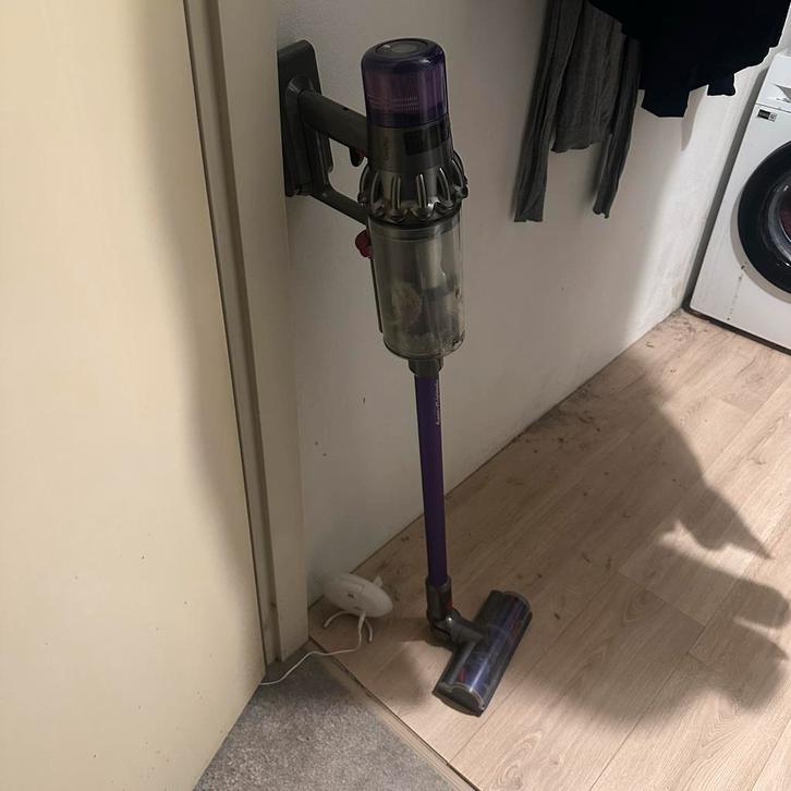 Dyson V11 Animal+ Snoerloze Stofzuiger, Witgoed en Apparatuur, Stofzuigers, Gebruikt, Stofzuiger, Minder dan 1200 watt, Reservoir