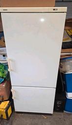 Koelkast  Bosch met vriezer en 2 vriezer Whirlpool  Siemens, Ophalen, Gebruikt, 200 liter of meer, Met aparte vriezer