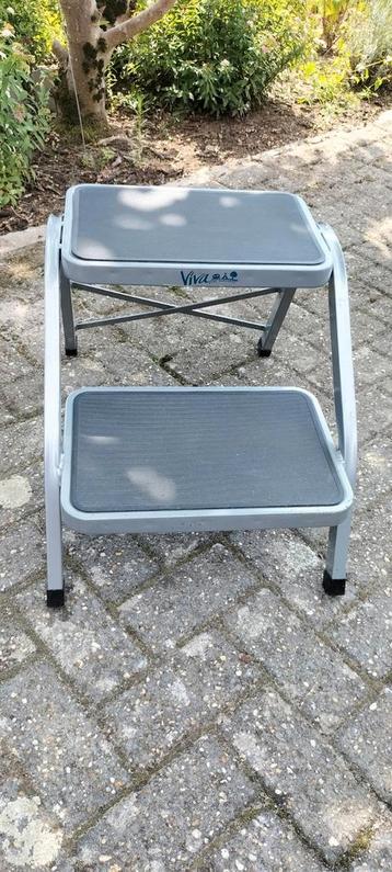Opstapje, trapje voor caravan  beschikbaar voor biedingen
