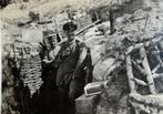 WO1 DUITS Zw/w foto Officier en soldaat in de loopgraaf, Verzamelen, Verzenden, Landmacht, Duitsland, Foto of Poster