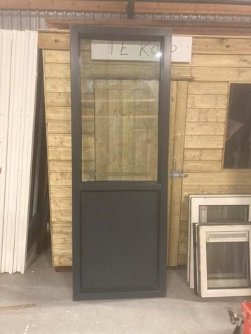 Kunststof kozijn antraciet 875*2445 beschikbaar voor biedingen