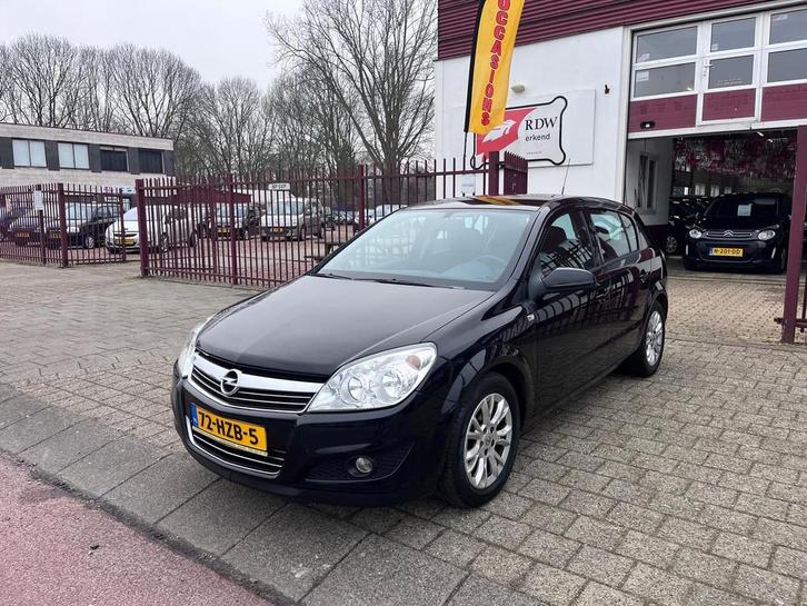Opel Astra 1.6 16V 5D 85KW Executive, Auto's, Opel, Bedrijf, Te koop, Astra, ABS, Airbags, Airconditioning, Boordcomputer, Centrale vergrendeling