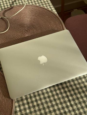 MacBook Air 13 - A1466 beschikbaar voor biedingen