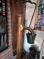 Antieke koperen pomp met emmer, Ophalen, Koper