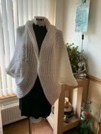 Heerlijk warm vest / poncho - one size, Kleding | Dames, Ophalen of Verzenden, Zo goed als nieuw, Maat 46/48 (XL) of groter, Wit
