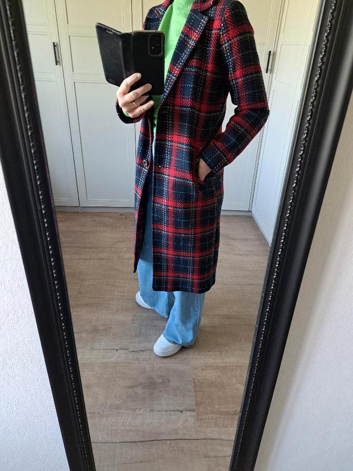 Prachtige lange geruite jas, maat 34. NIEUW!, Kleding | Dames, Jassen | Winter, Nieuw, Maat 34 (XS) of kleiner, Rood, Ophalen of Verzenden