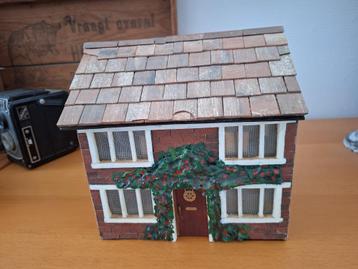 vintage houten kerst huis - Engelse stijl beschikbaar voor biedingen