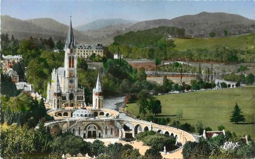 (381-366-009) Lourdes La Basilique, Verzamelen, Ansichtkaarten | Buitenland, Frankrijk, Verzenden