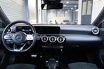 Mercedes-Benz A-klasse 200 AMG Line LED/SFEER/PANORAMADAK/HA, Euro 6, 4 cilinders, Bedrijf, 19 km/l