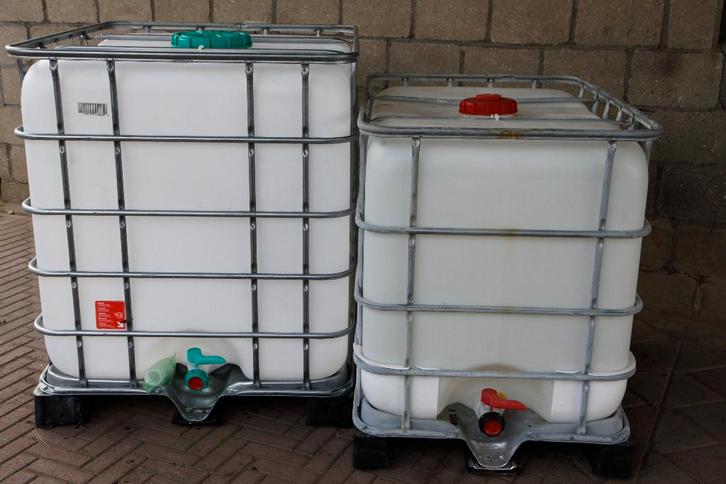 1000 ltr en 600 ltr ibc's watertank kuubs vaten regenton, Tuin en Terras, Regentonnen, Zo goed als nieuw, Kunststof, 150 liter of meer