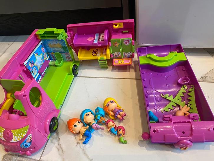 Pinypon camper met zwembad + bus & zeemeermin figuurtjes, Kinderen en Baby's, Speelgoed | Overig, Zo goed als nieuw, Meisje, Ophalen of Verzenden