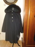 Jas cape stola 56-58 nieuwe poncho echte bont kraag, Kleding | Dames, Ophalen of Verzenden, Zo goed als nieuw, Maat 46/48 (XL) of groter
