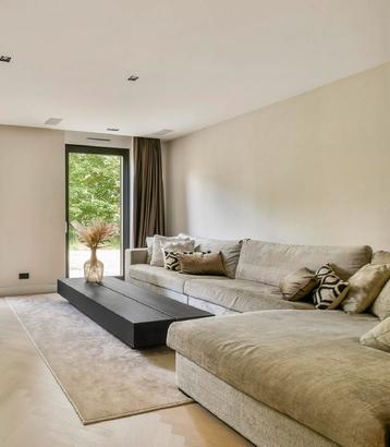 Hoekbank - 380x220 cm MOET ZSM WEG ivm verhuizing beschikbaar voor biedingen