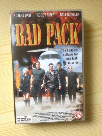VHS The Bad Pack (Met Robert Davi en Roddy Piper) beschikbaar voor biedingen