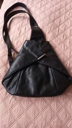 Dames leren schoudertas,rugtas., Sieraden, Tassen en Uiterlijk, Tassen | Damestassen, Ophalen of Verzenden, Zo goed als nieuw