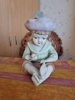 Vintage Porseleinen Beeldje van Jongen met Fruit, Ophalen