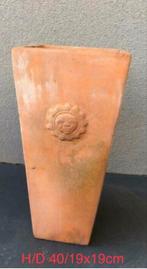 Terracotta bloempot met zon motief 40cm hoog, Gebruikt, 40 cm of meer, Ophalen of Verzenden, Balkon