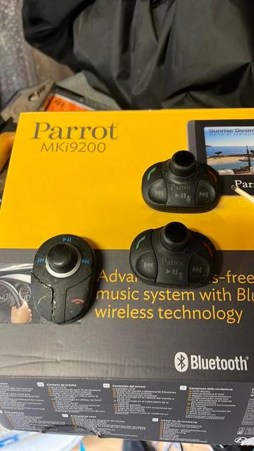 Uitstekende reparatie van defecte parrot afstandsbediening beschikbaar voor biedingen