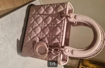 Roze Dior tas beschikbaar voor biedingen