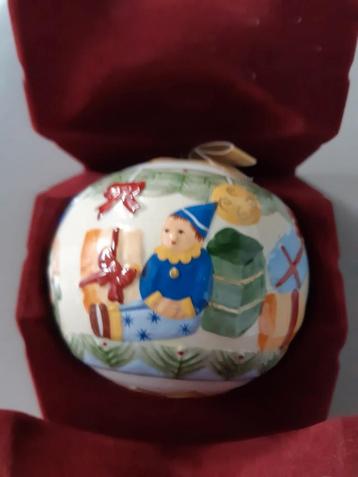Kerstbal Villeroy en Boch Toy's Ornaments  beschikbaar voor biedingen
