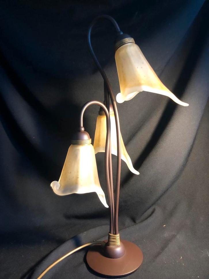 Art Deco Calla Lamp met gekrulde kapjes 62cm, Huis en Inrichting, Lampen | Vloerlampen, Gebruikt, Minder dan 100 cm, Glas, Ophalen of Verzenden
