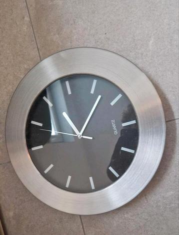 Stijlvolle Wandklok - Modern Design beschikbaar voor biedingen
