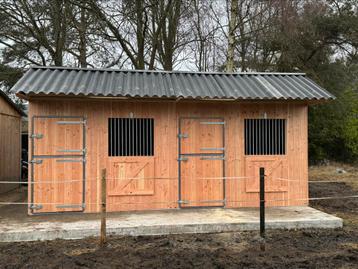 2 paardenstallen van 3.00 x 3.50 m.  Totaal incl prijzen!