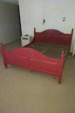 Groot "rood geschilderd" masief eikenhouten bed, Huis en Inrichting, Slaapkamer | Bedden, 180 cm, Modern/klassiek, 210 cm, Zo goed als nieuw