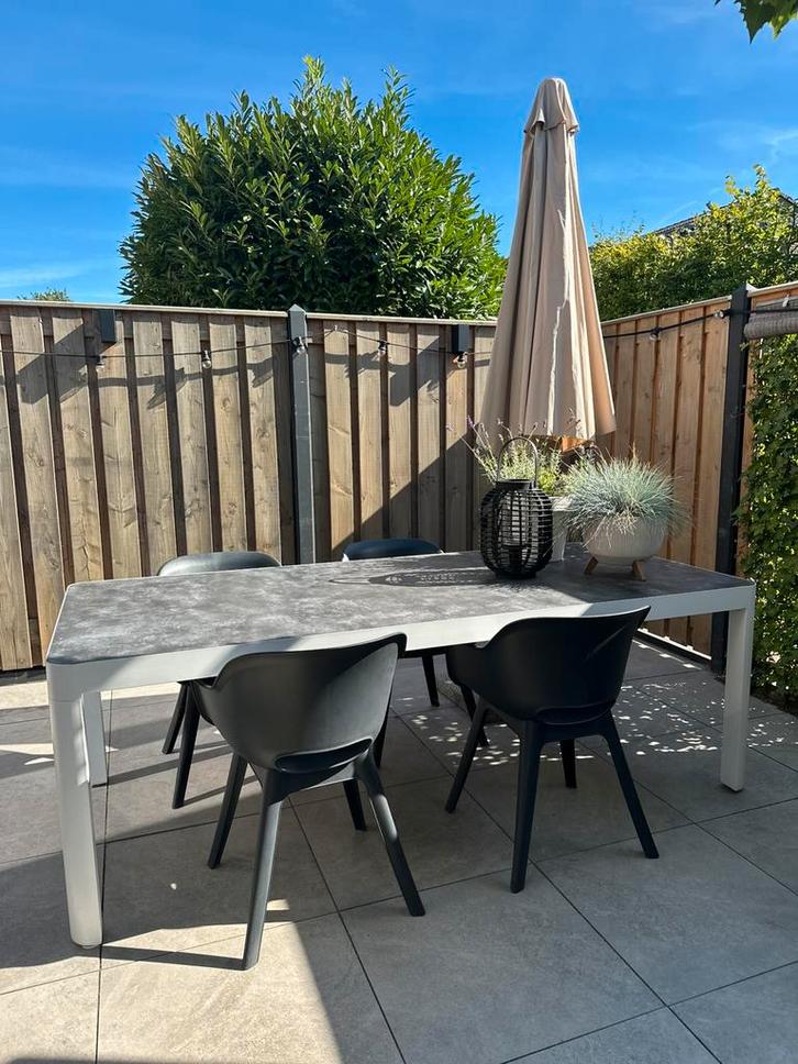 Mooie witte tuintafel met 4 stoelen, Tuin en Terras, Tuintafels, Zo goed als nieuw, Rechthoekig, Kunststof, Ophalen