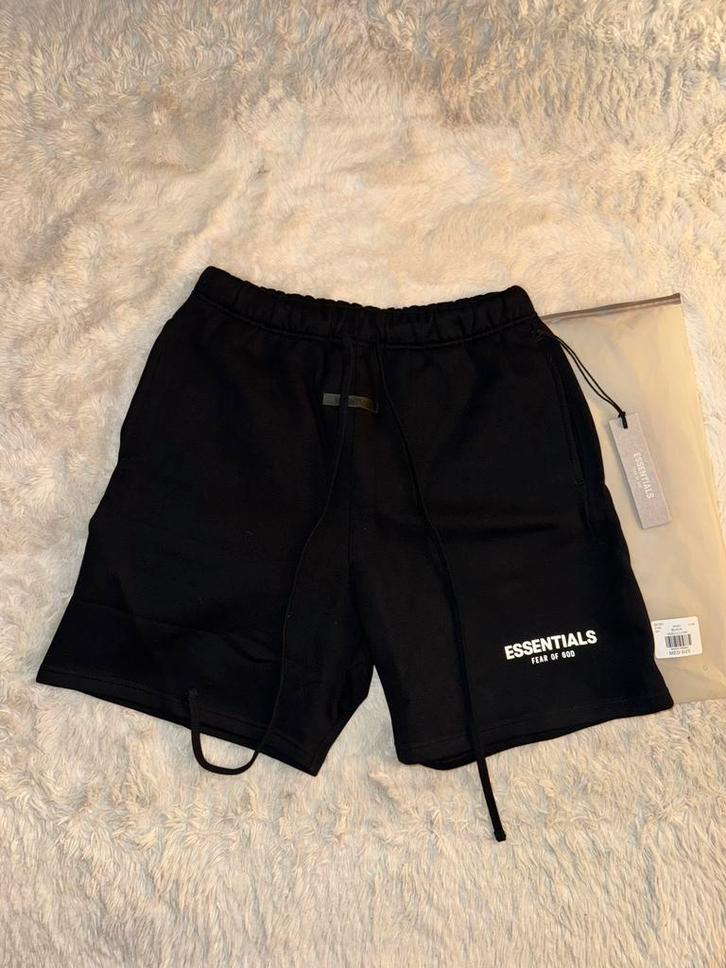 Fear of God Essentials korte broek maat M, Kleding | Heren, Broeken en Pantalons, Nieuw, Maat 48/50 (M), Zwart, Ophalen of Verzenden