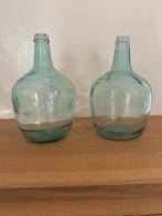Twee glazen stolpflessen/vazen, Ophalen, Gebruikt, Glas, Minder dan 50 cm